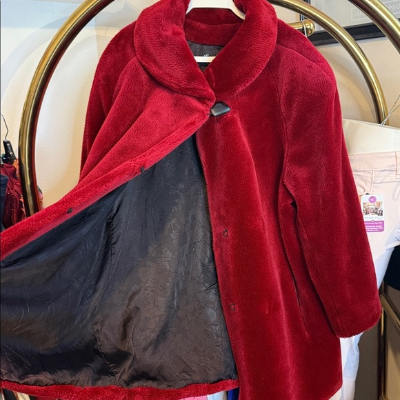 Candace Orig. Red Faux Fur Coat LG - Picture 8 of 10